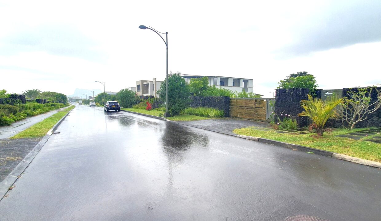 Land for Sale in the Gated Morcellement Aurea – Bois de Natte, Côte d’Or (3)