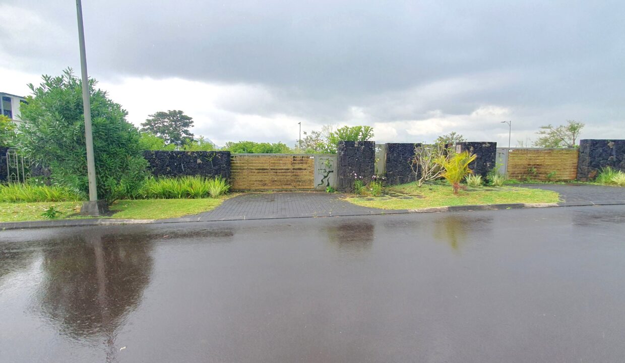 Land for Sale in the Gated Morcellement Aurea – Bois de Natte, Côte d’Or (4)