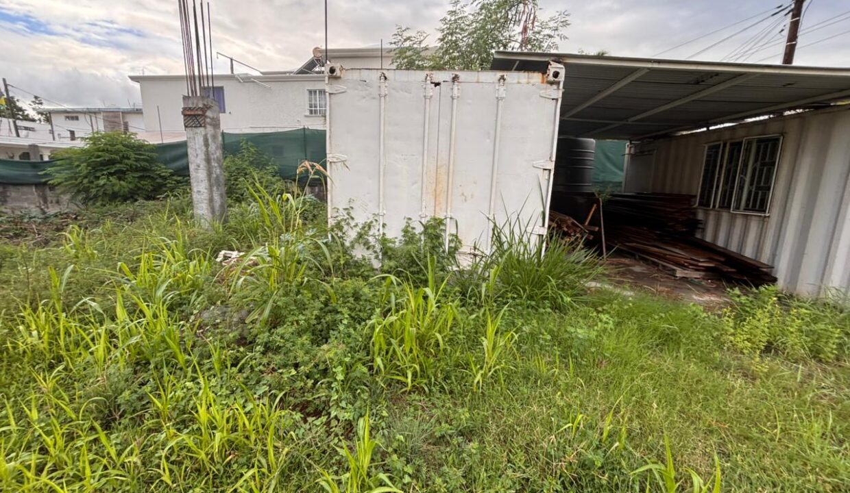 Residential Land with Project for Sale – Tamarin (2)