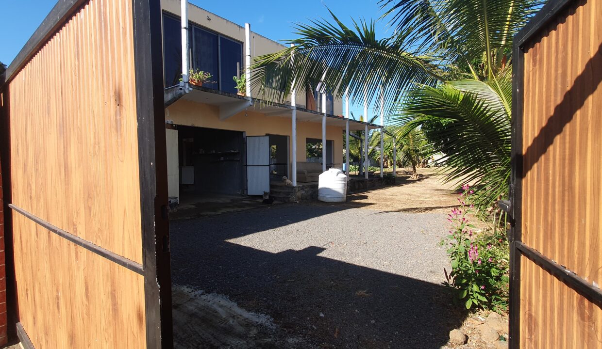 Unfinished House for Sale – Vale, Near La Croisette Grand Baie (2)