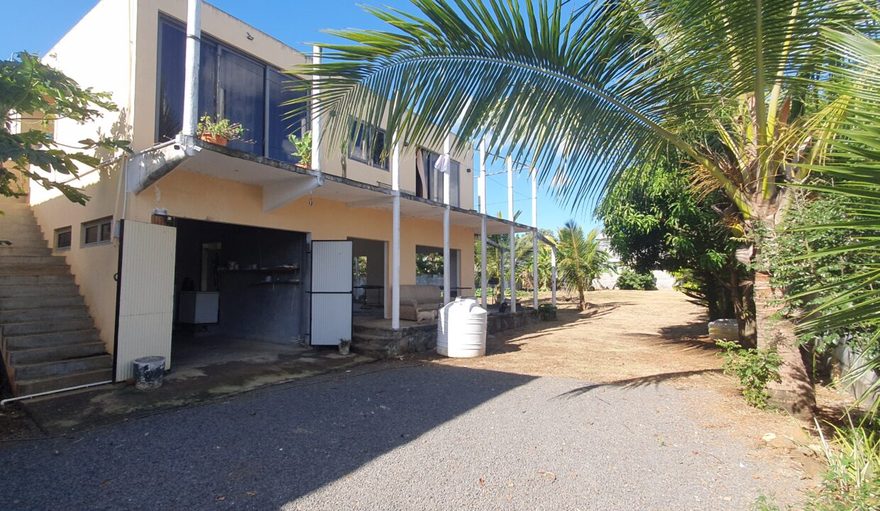 Unfinished House for Sale – Vale, Near La Croisette Grand Baie (3)