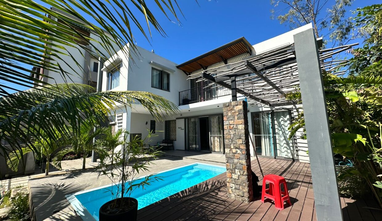 Exceptional Contemporary 4-bedroom Villa for sale in Grand-Baie — Vingt-Pieds