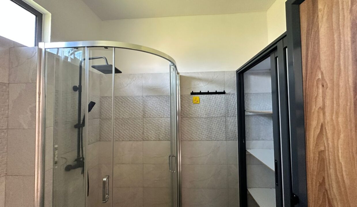 Exceptional Contemporary 4-bedroom Villa for sale in Grand-Baie — Vingt-Pieds (24)