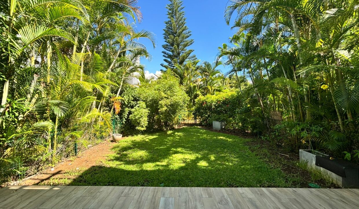 FOR SALE, Elegant Coastal Townhouse Sea View Accessible to Foreign Buyers