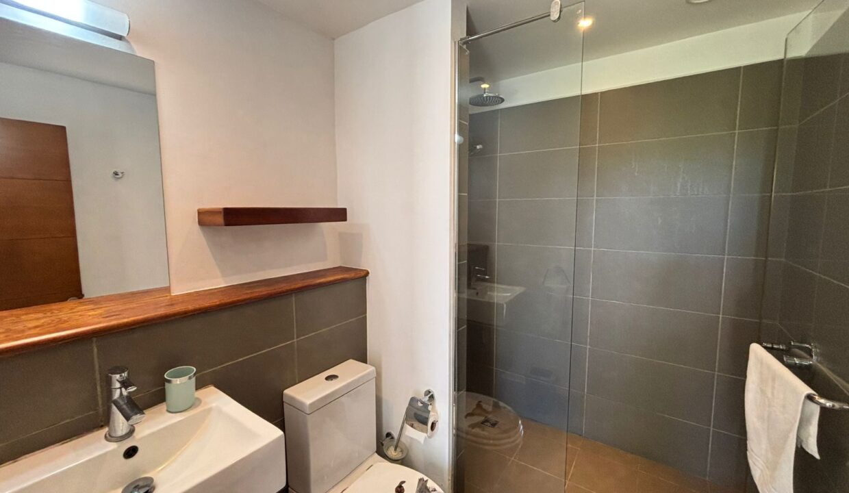 FOR SALE, Elegant Coastal Townhouse Sea View Accessible to Foreign Buyers (10)