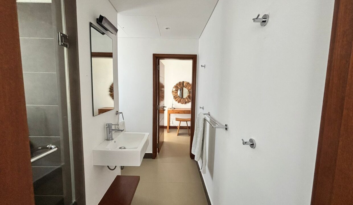 FOR SALE, Elegant Coastal Townhouse Sea View Accessible to Foreign Buyers (12)