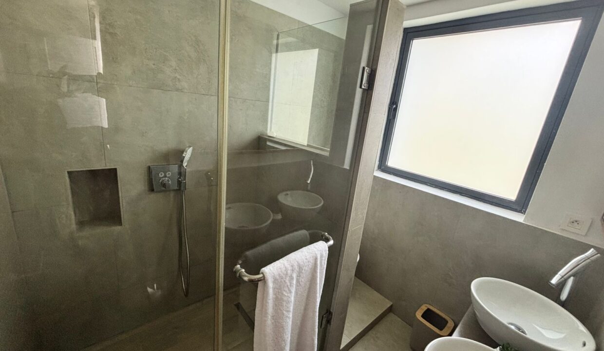 FOR SALE, Elegant Coastal Townhouse Sea View Accessible to Foreign Buyers (14)