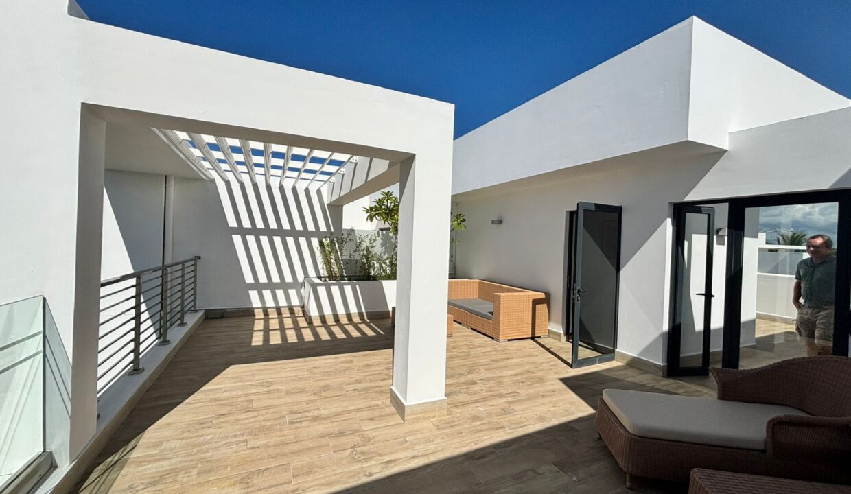 FOR SALE, Elegant Coastal Townhouse Sea View Accessible to Foreign Buyers (17)