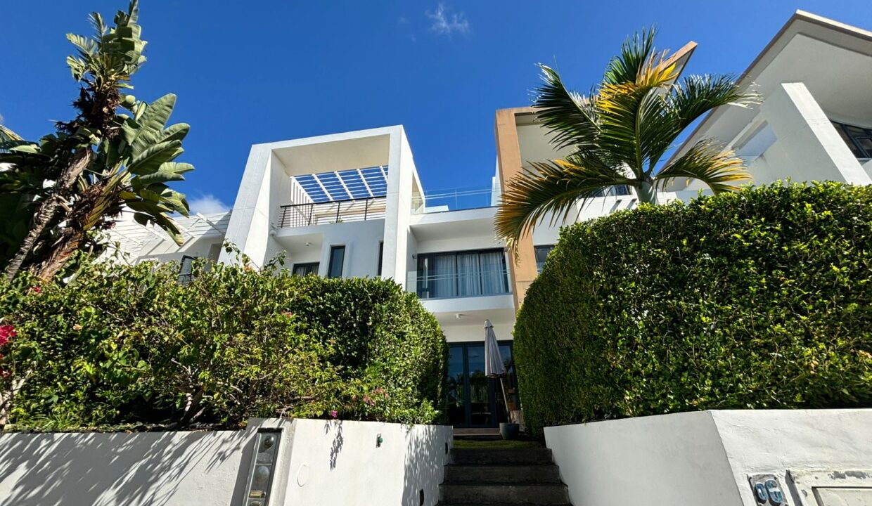 FOR SALE, Elegant Coastal Townhouse Sea View Accessible to Foreign Buyers (3)