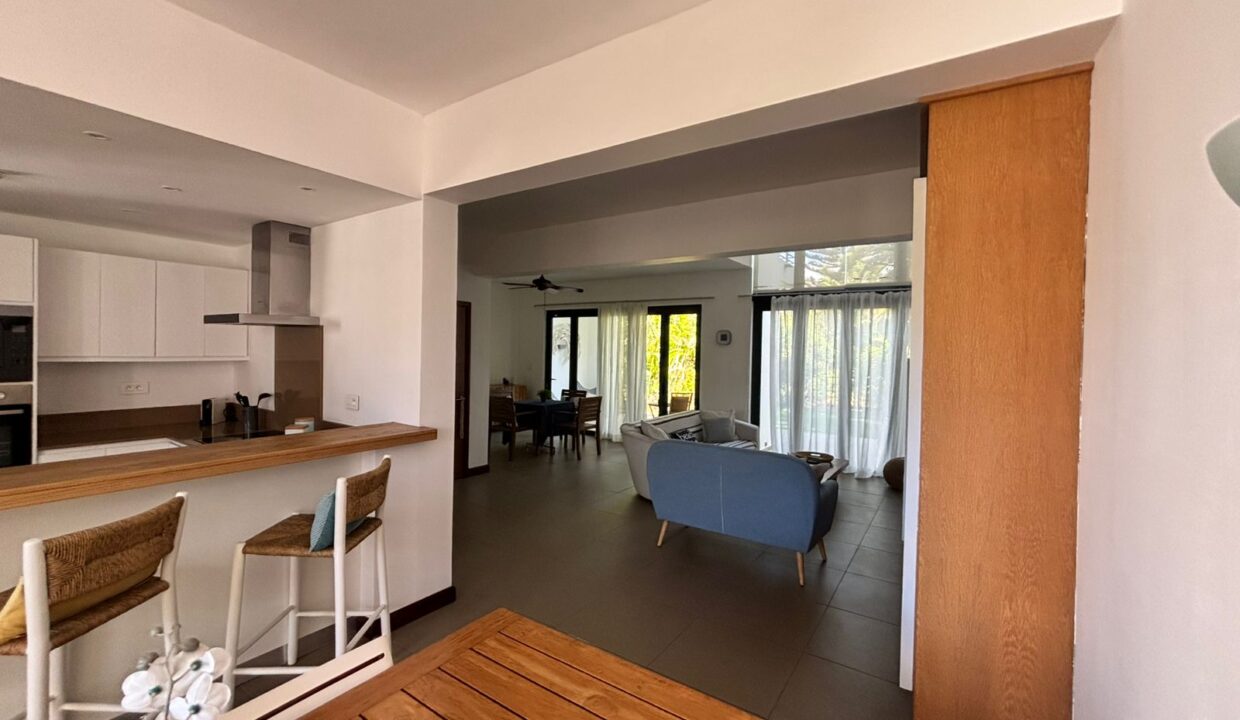 FOR SALE, Elegant Coastal Townhouse Sea View Accessible to Foreign Buyers (4)