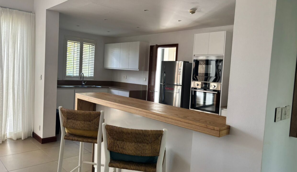 FOR SALE, Elegant Coastal Townhouse Sea View Accessible to Foreign Buyers (6)