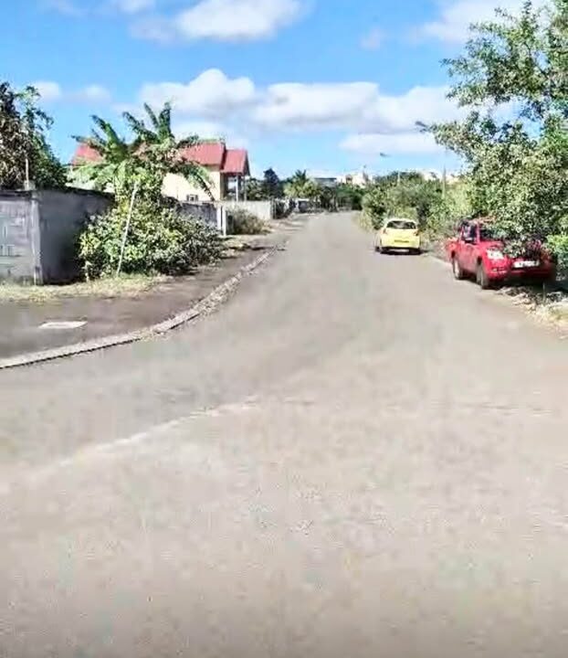 FOR SALE – Commercial Land in Ebene 127 perches (2)