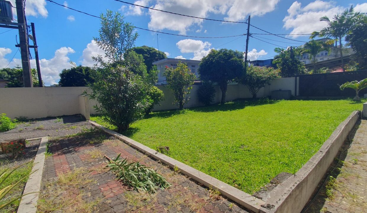 House for Sale – Heart of Vacoas 3 Bedrooms (10)