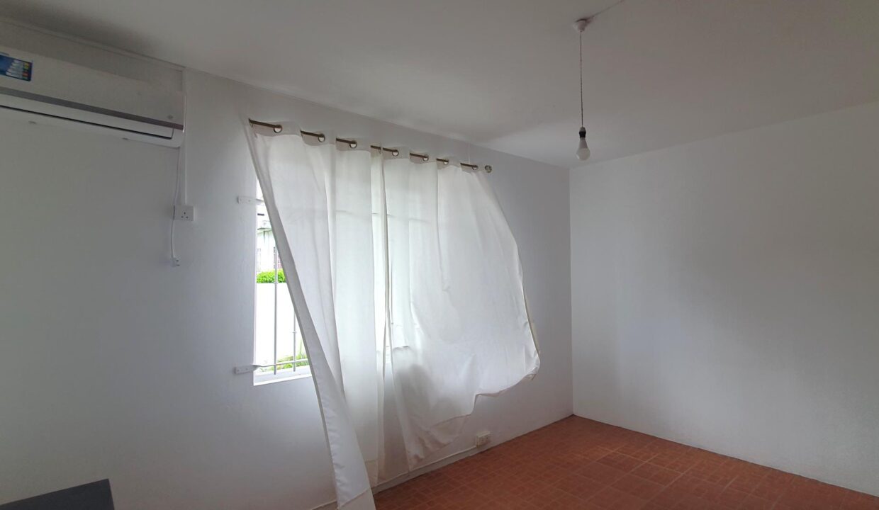 House for Sale – Heart of Vacoas 3 Bedrooms (14)