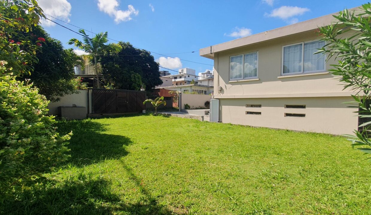 House for Sale – Heart of Vacoas 3 Bedrooms (2)