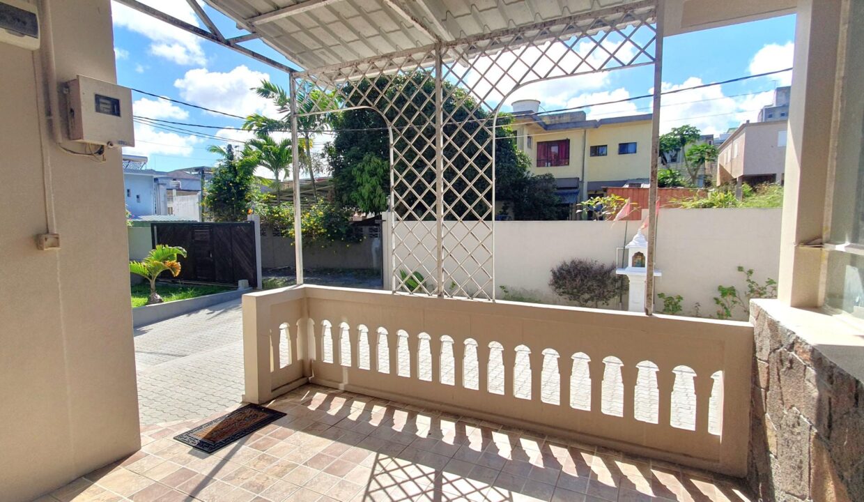House for Sale – Heart of Vacoas 3 Bedrooms (22)