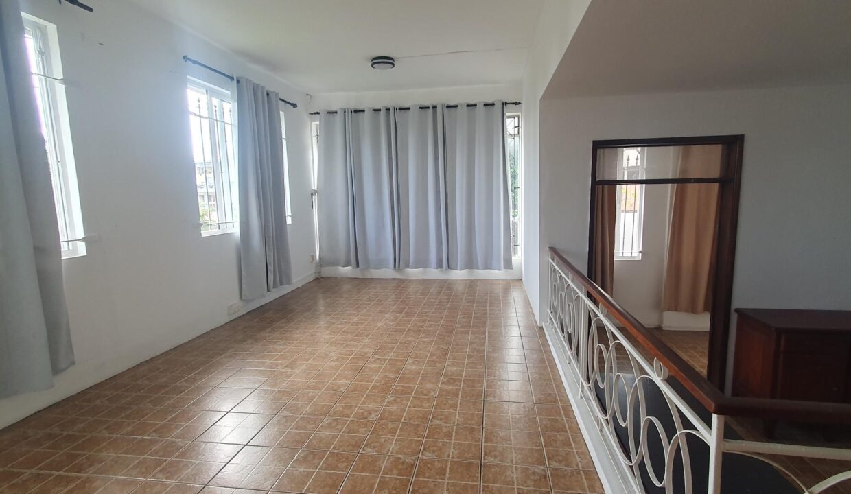 House for Sale – Heart of Vacoas 3 Bedrooms (24)