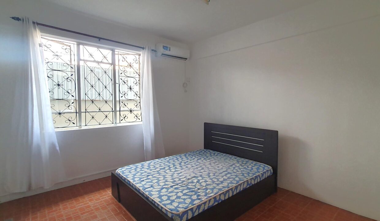 House for Sale – Heart of Vacoas 3 Bedrooms (25)