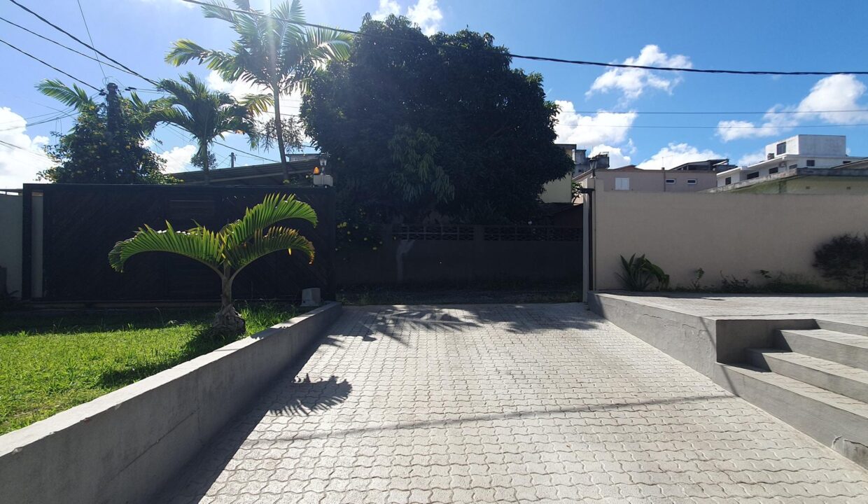 House for Sale – Heart of Vacoas 3 Bedrooms (5)