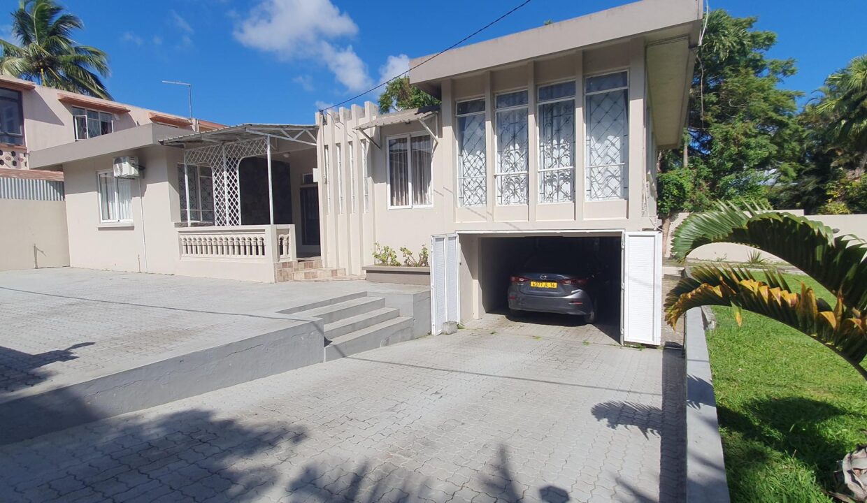 House for Sale – Heart of Vacoas 3 Bedrooms (7)