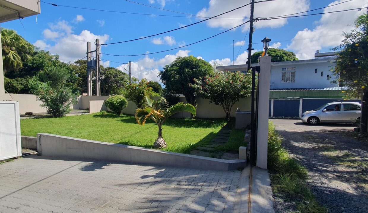 House for Sale – Heart of Vacoas 3 Bedrooms (8)