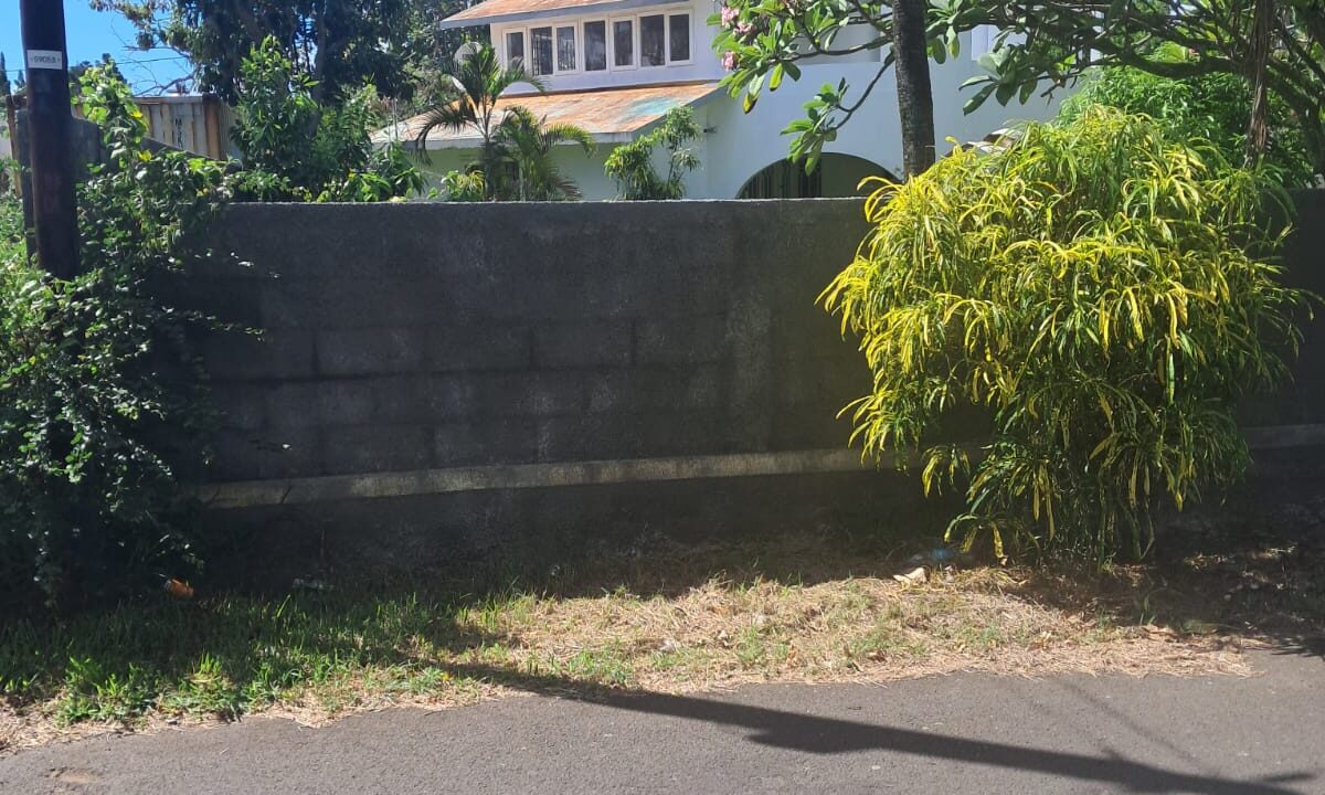 Villa with Land for Sale – Blue Bay 14 Perches (2)