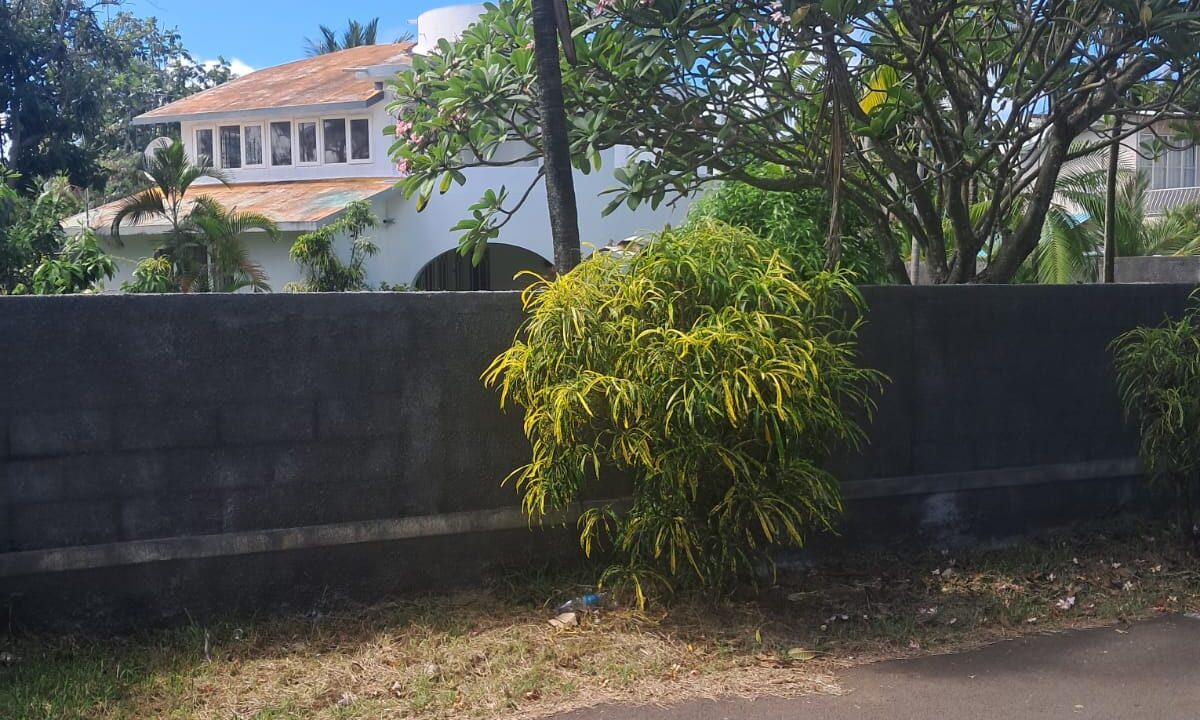 Villa with Land for Sale – Blue Bay 14 Perches (5)