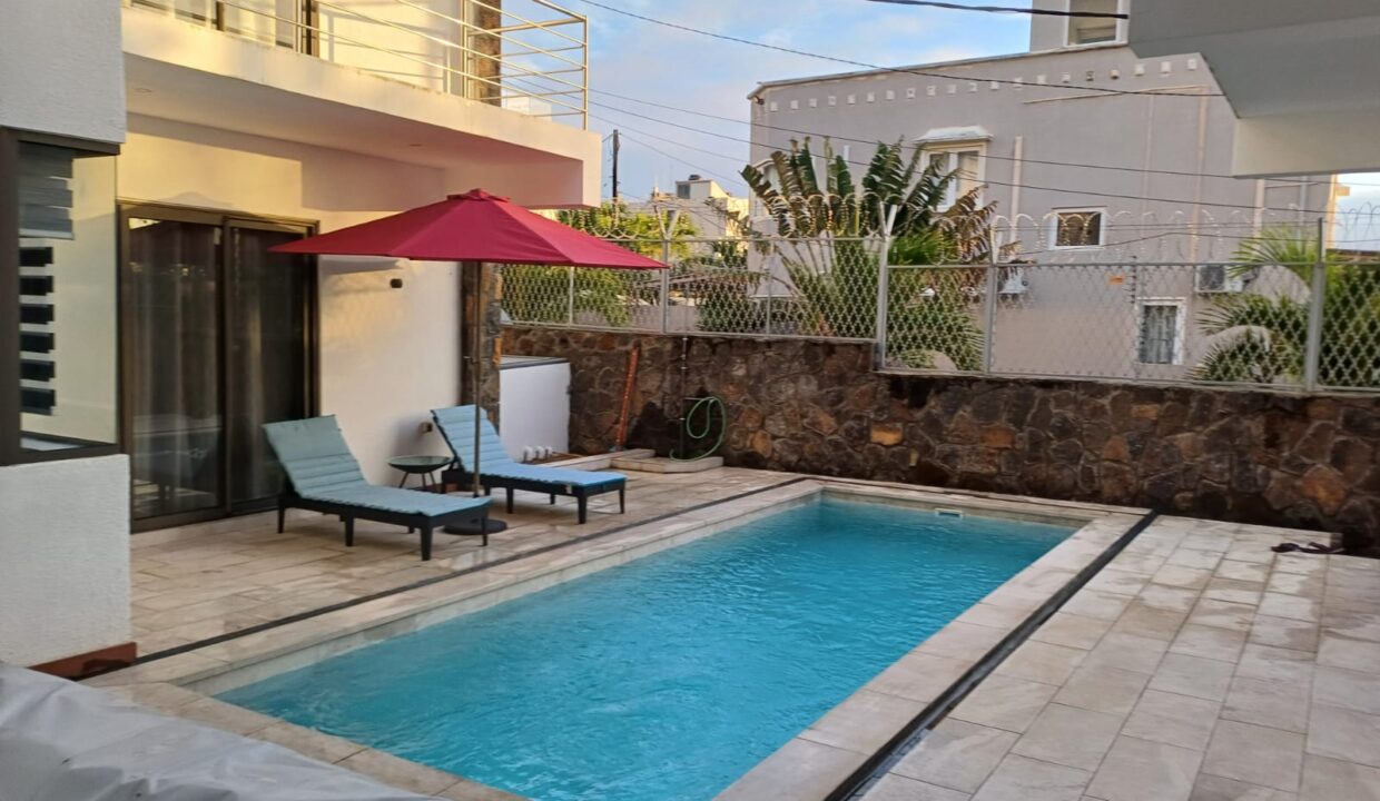 2 Bedrooms Furnished Apartment for Rent – Mont Choisy