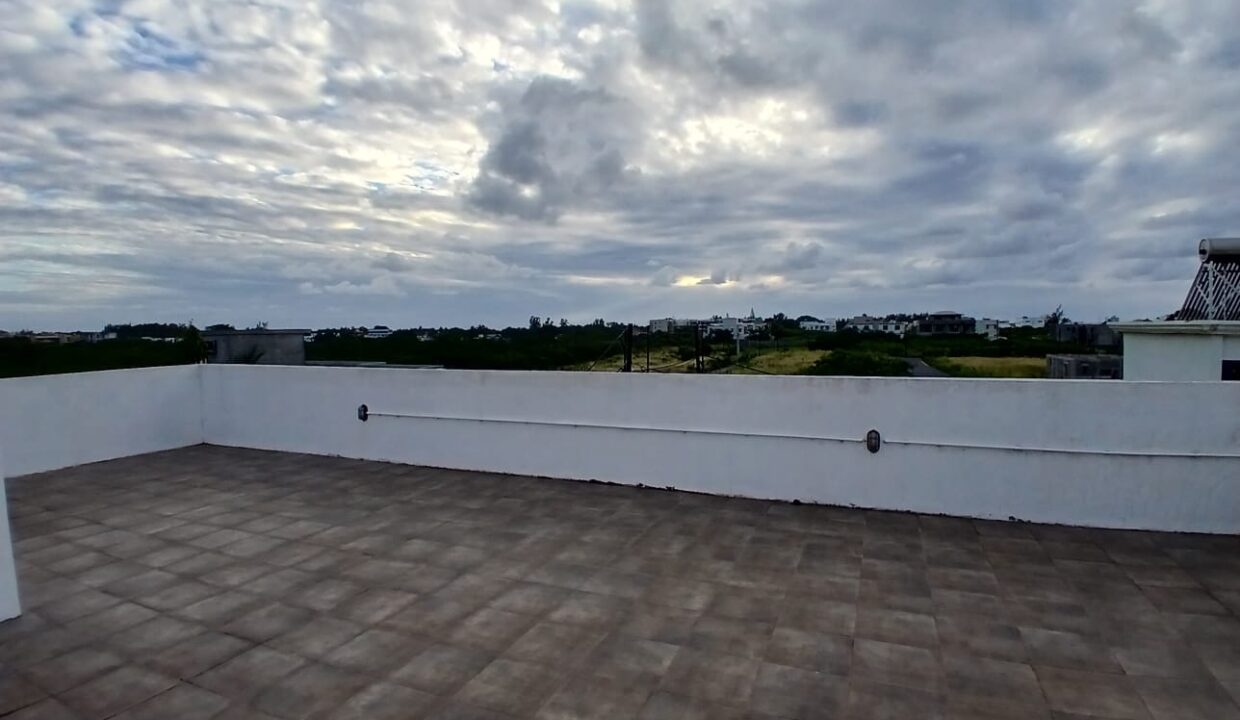 2 Bedrooms Furnished Apartment for Rent – Mont Choisy (2)