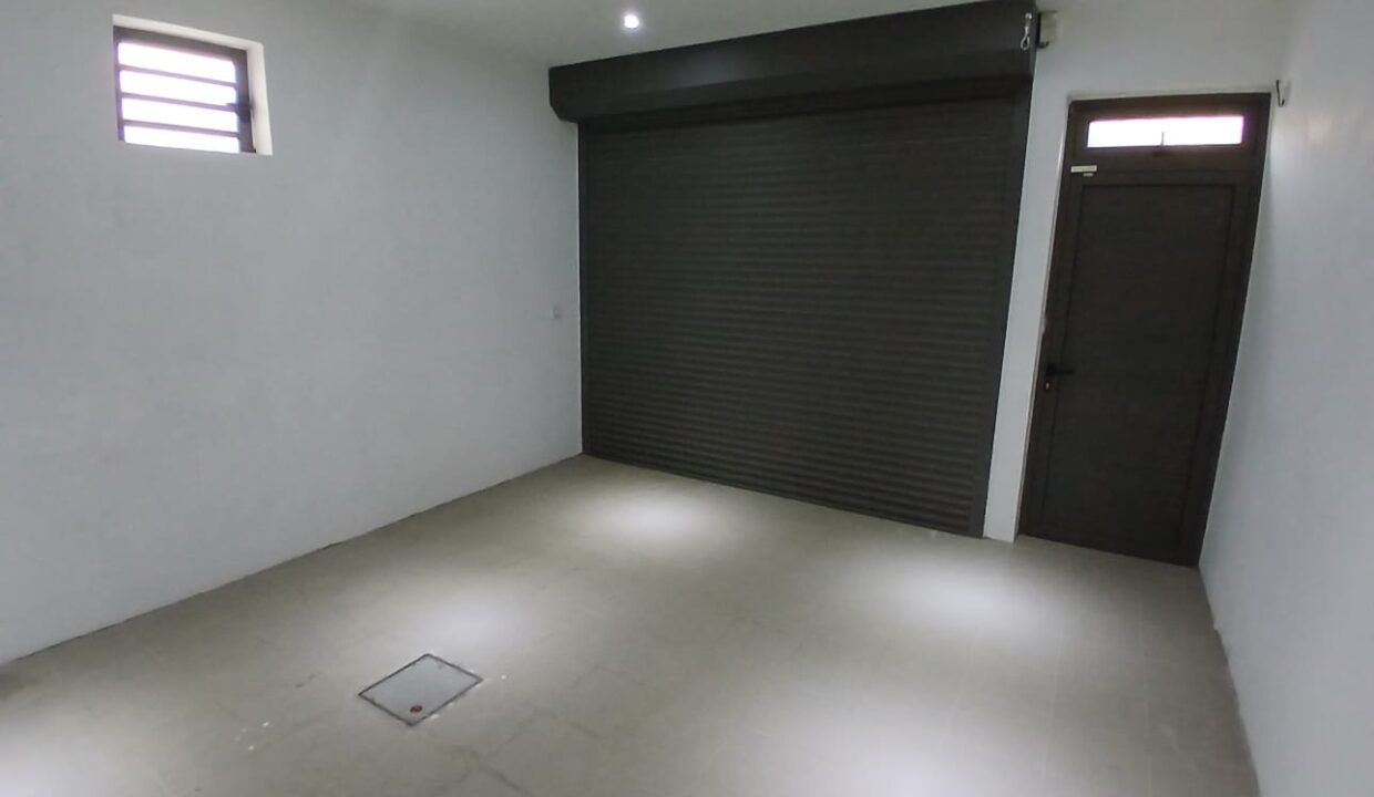 2 Bedrooms Furnished Apartment for Rent – Mont Choisy (20)
