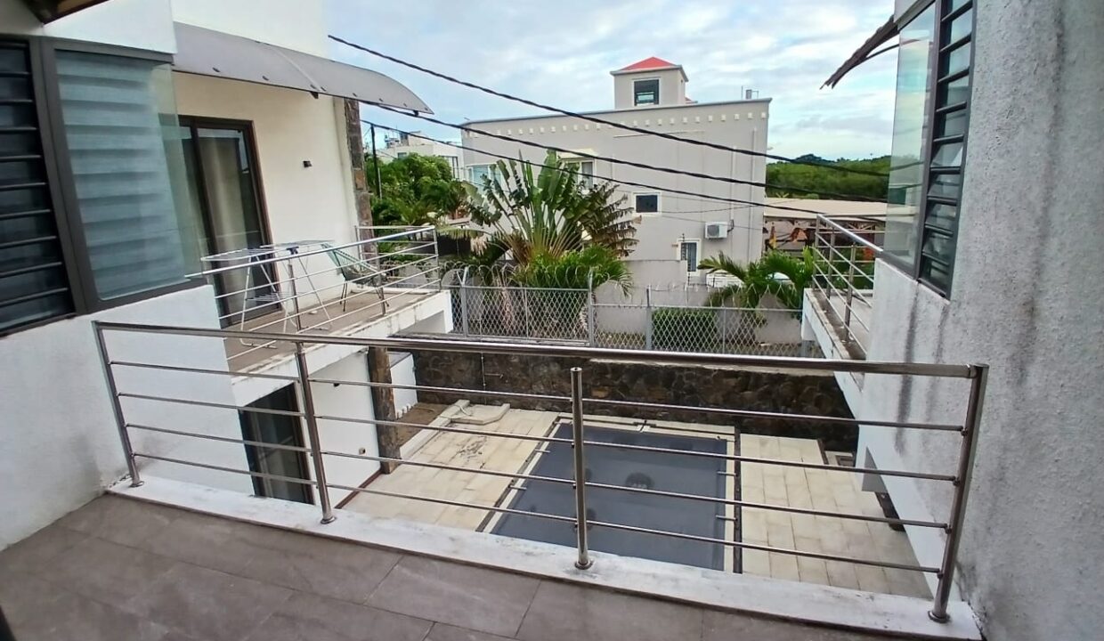 2 Bedrooms Furnished Apartment for Rent – Mont Choisy (7)