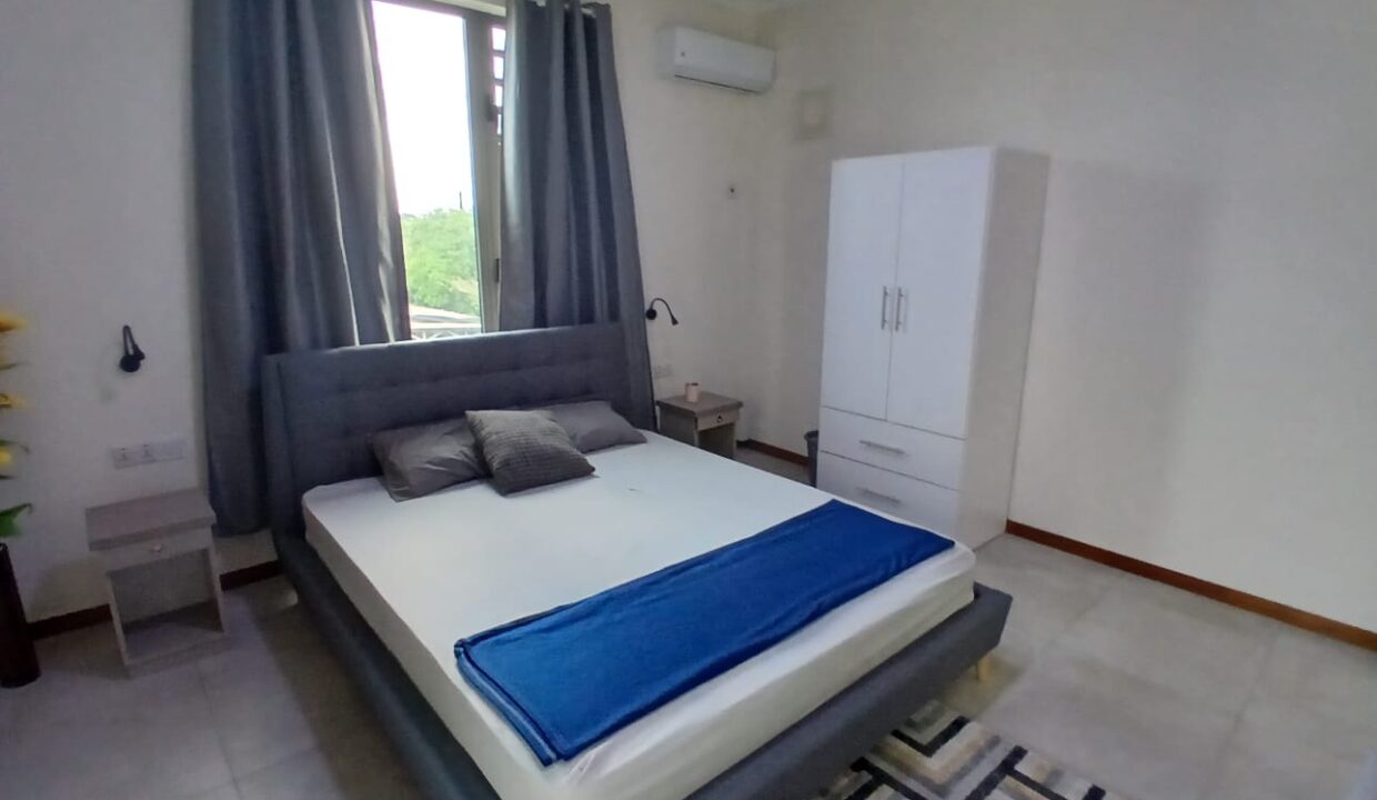 2 Bedrooms Furnished Apartment for Rent – Mont Choisy (8)