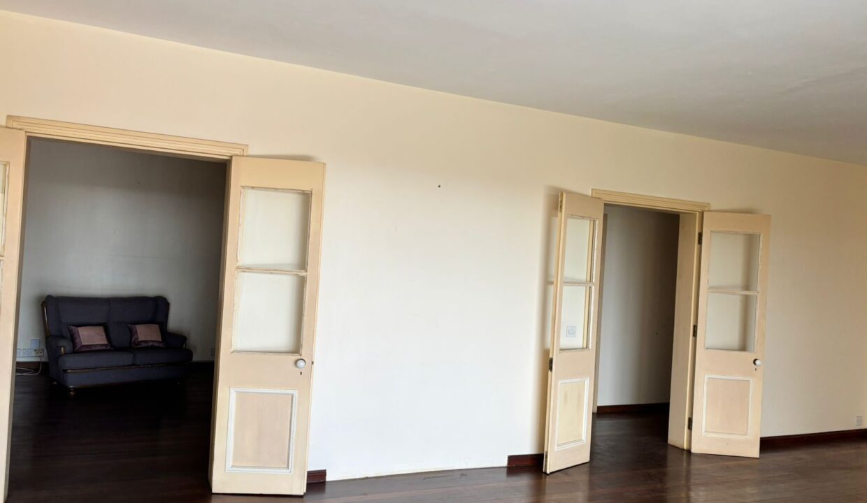 226 m² Apartment for Sale Les Colophanes Residence, Floréal (7)