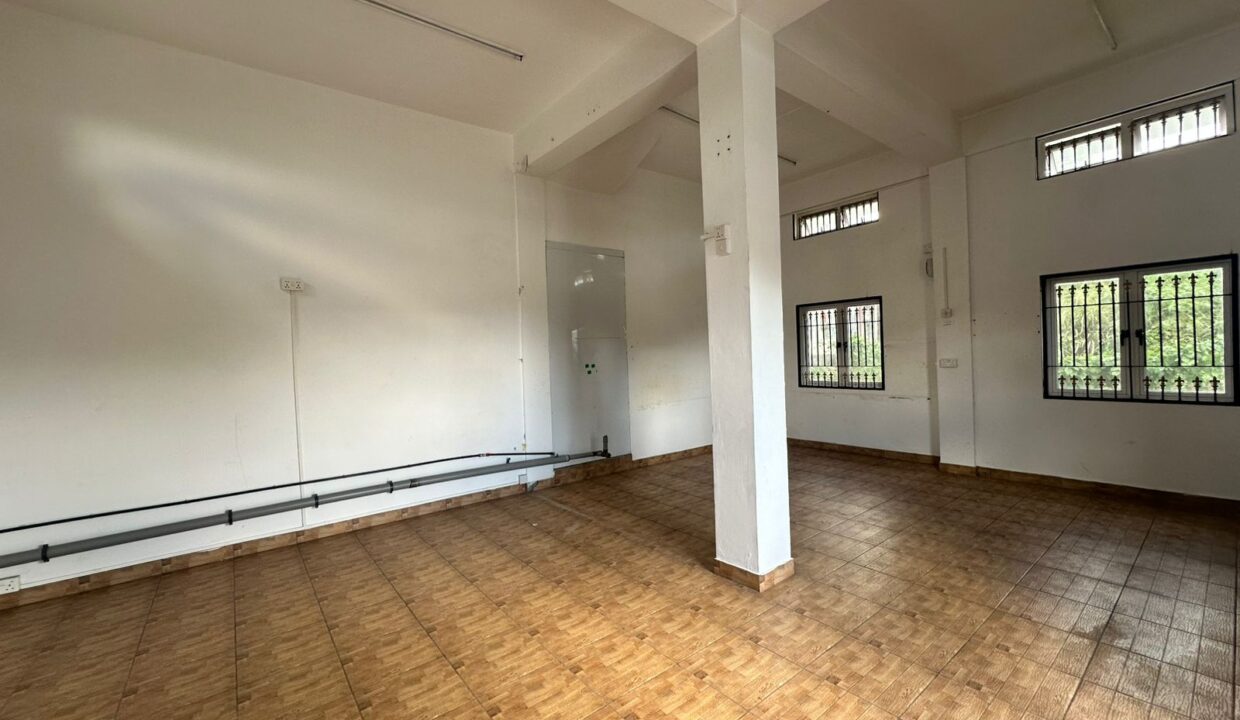 Commercial Space for Rent – Vacoas, Carreau Laliane Road (4)