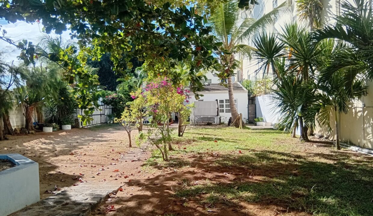 FREEHOLD BEACHFRONT PROPERTY – BAIE DU TOMBEAU (13)