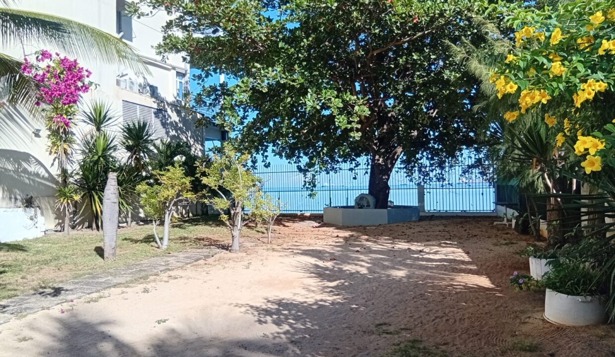 FREEHOLD BEACHFRONT PROPERTY – BAIE DU TOMBEAU (17)