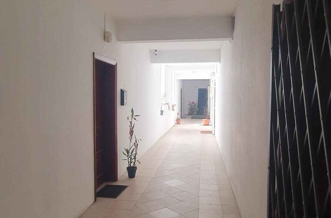 Semi-Furnished Apartment for Sale – Curepipe Town Centre (11)