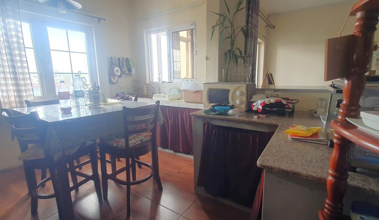Semi-Furnished Apartment for Sale – Curepipe Town Centre (14)