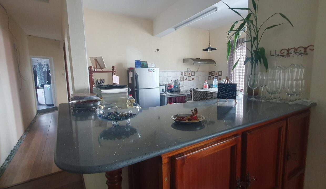 Semi-Furnished Apartment for Sale – Curepipe Town Centre (15)