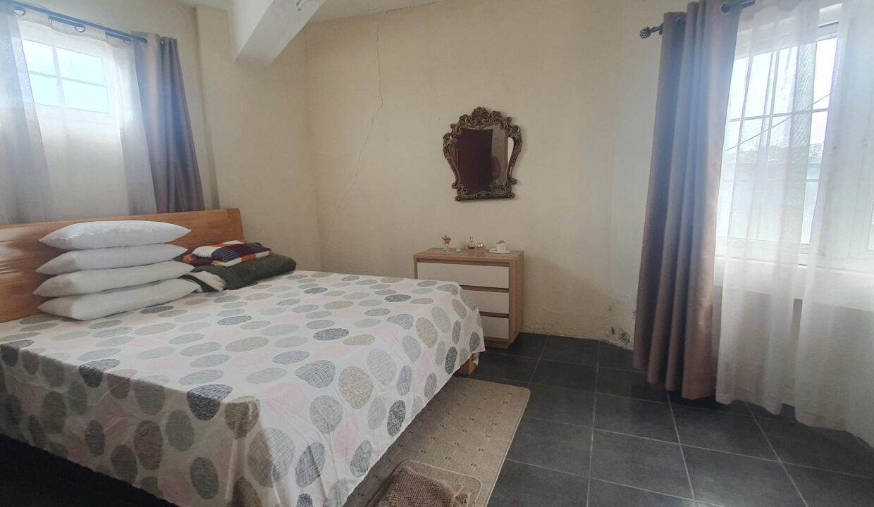 Semi-Furnished Apartment for Sale – Curepipe Town Centre (3)