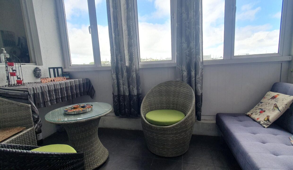 Semi-Furnished Apartment for Sale – Curepipe Town Centre (5)
