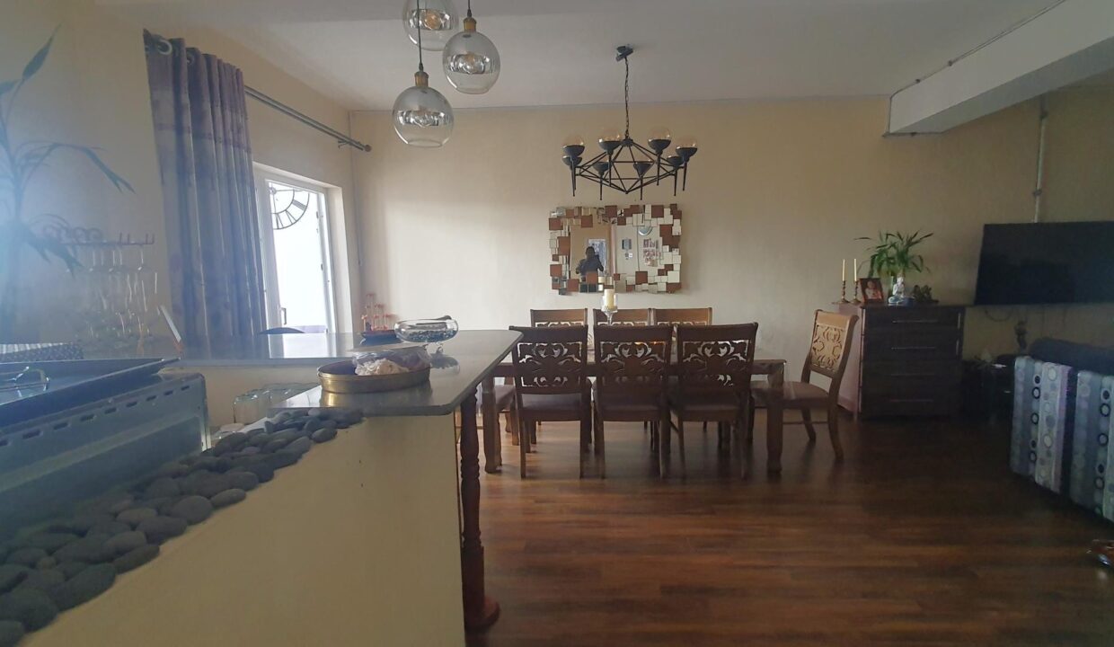 Semi-Furnished Apartment for Sale – Curepipe Town Centre (6)