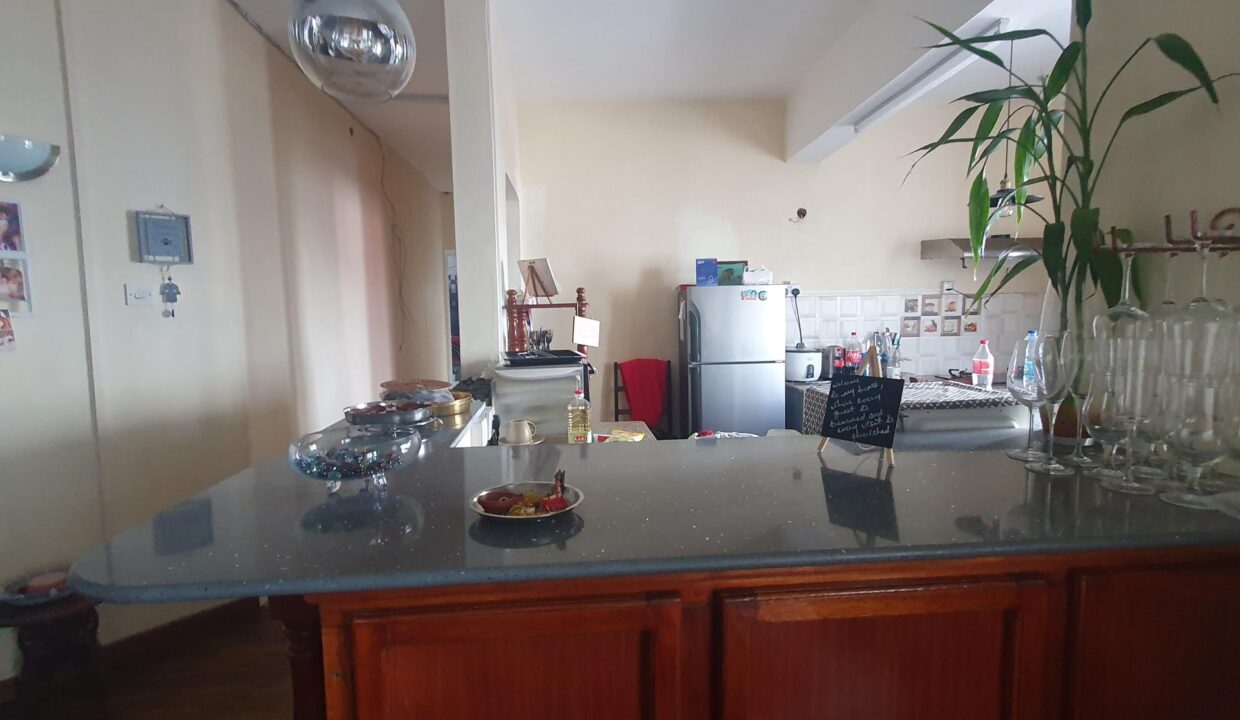 Semi-Furnished Apartment for Sale – Curepipe Town Centre (7)