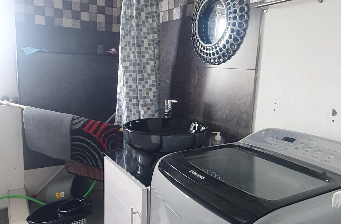 Semi-Furnished Apartment for Sale – Curepipe Town Centre (8)