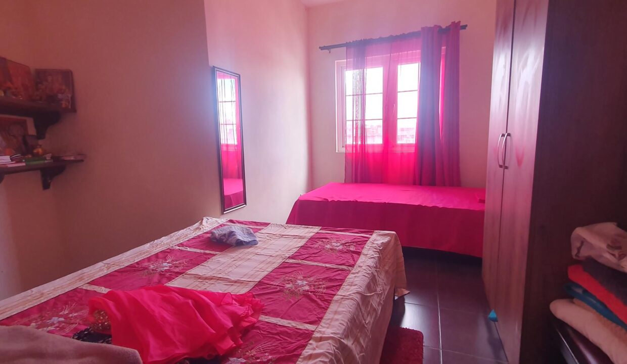 Semi-Furnished Apartment for Sale – Curepipe Town Centre (9)