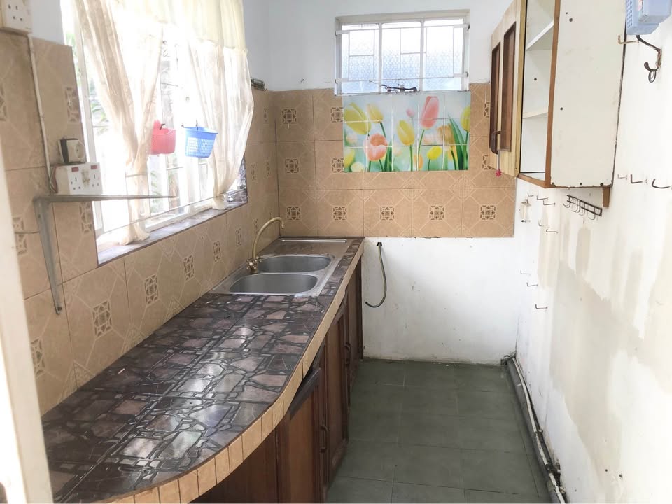 4 Bedrooms House with 2-Bedroom Studio for Sale – Quatre-Bornes (8)